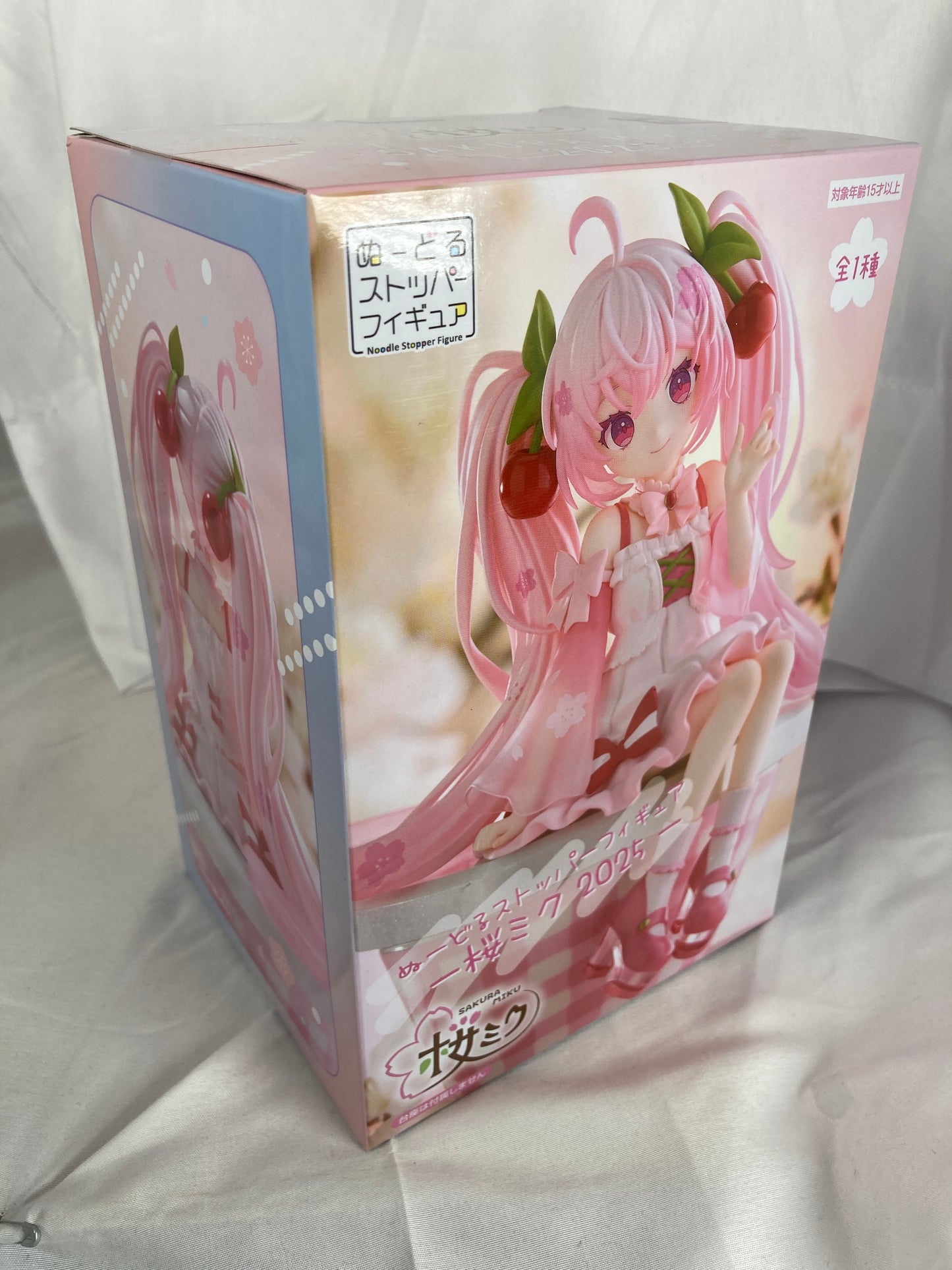 Hatsune Miku Sakura Ver. Noodle Stopper Prize Figure Furyu Vocaloid