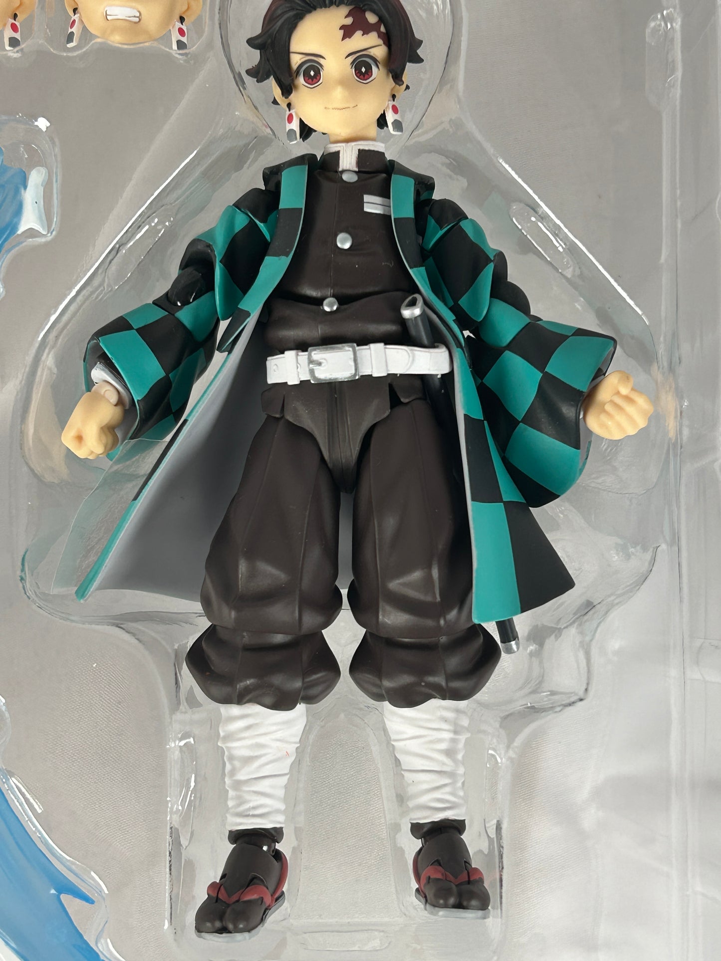Tanjiro Kamado figma 489-DX Edition Demon Slayer