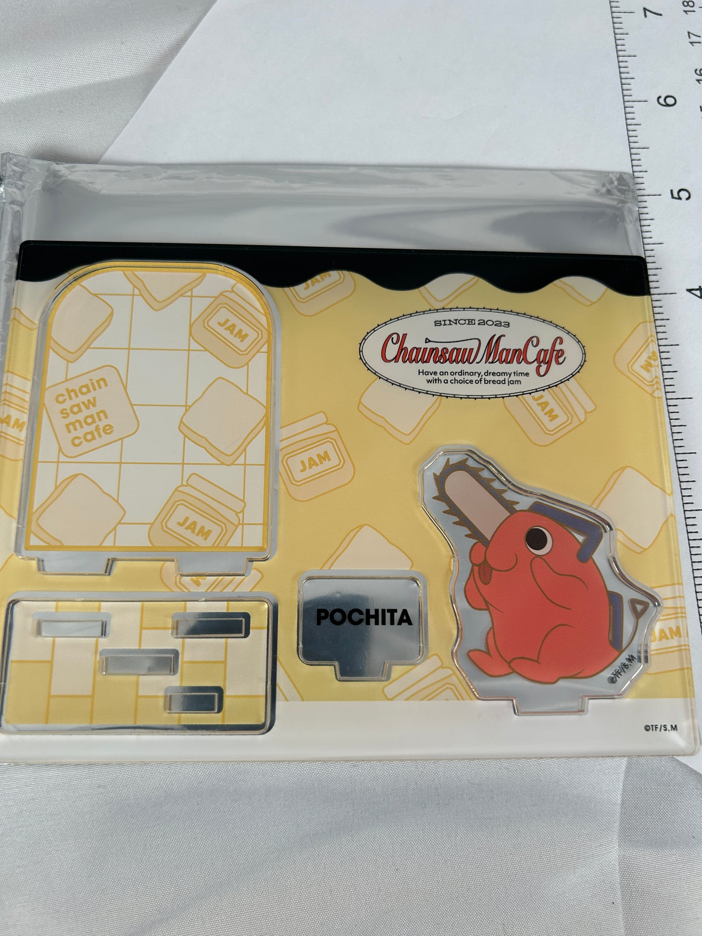 Pochita acrylic stand Chainsaw Man Café 2023