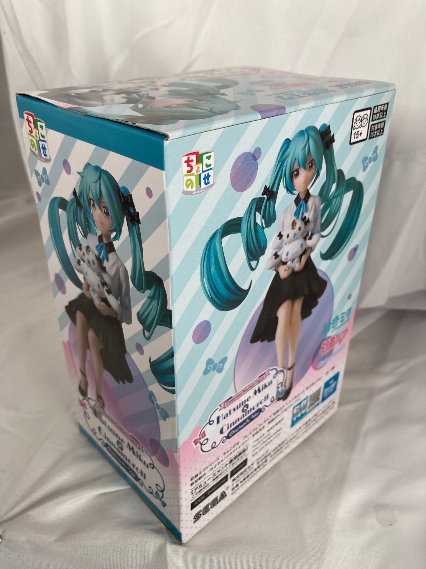 Hatsune Miku x Cinnamoroll Osumashi Ver. Prize Figure SEGA Vocaloid