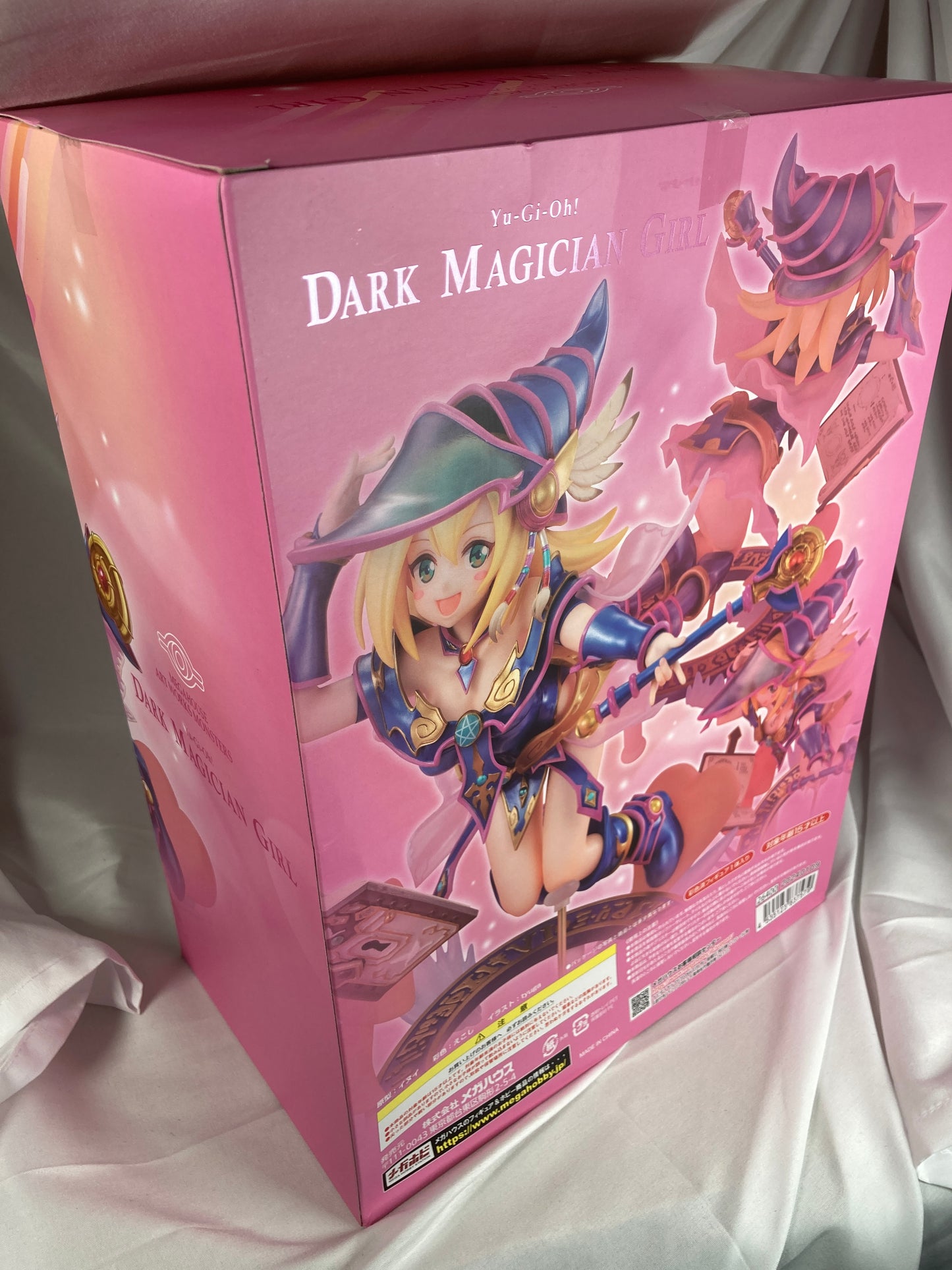 Dark Magician Girl Scale Figure ART WORKS MONSTERS: Yu-Gi-Oh! Mega House