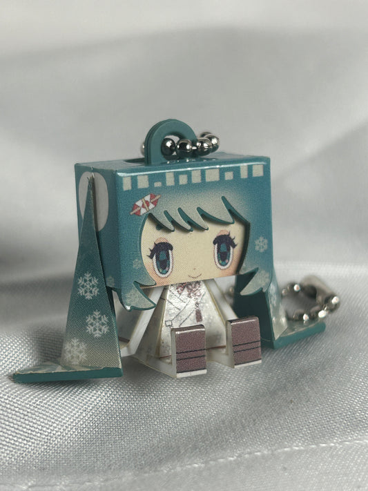 Snow Hatsune Miku Paper Mache Plastic Keychain