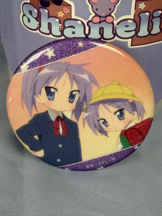 Young Kagami Tsukasa Hiiragi Glitter Badge Pin Lucky Star Anime Scene